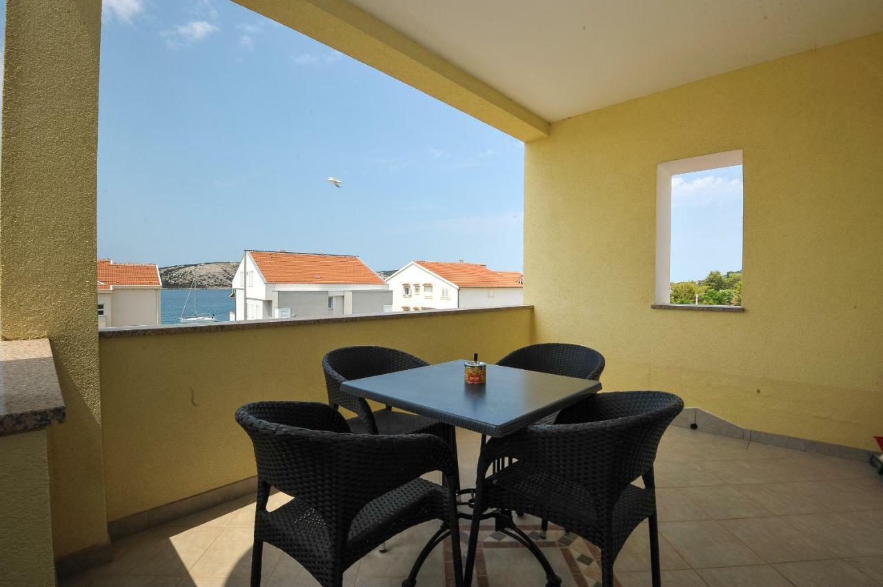 Apartmani Vrtlici Zdenka Stara Novalja Exterior photo
