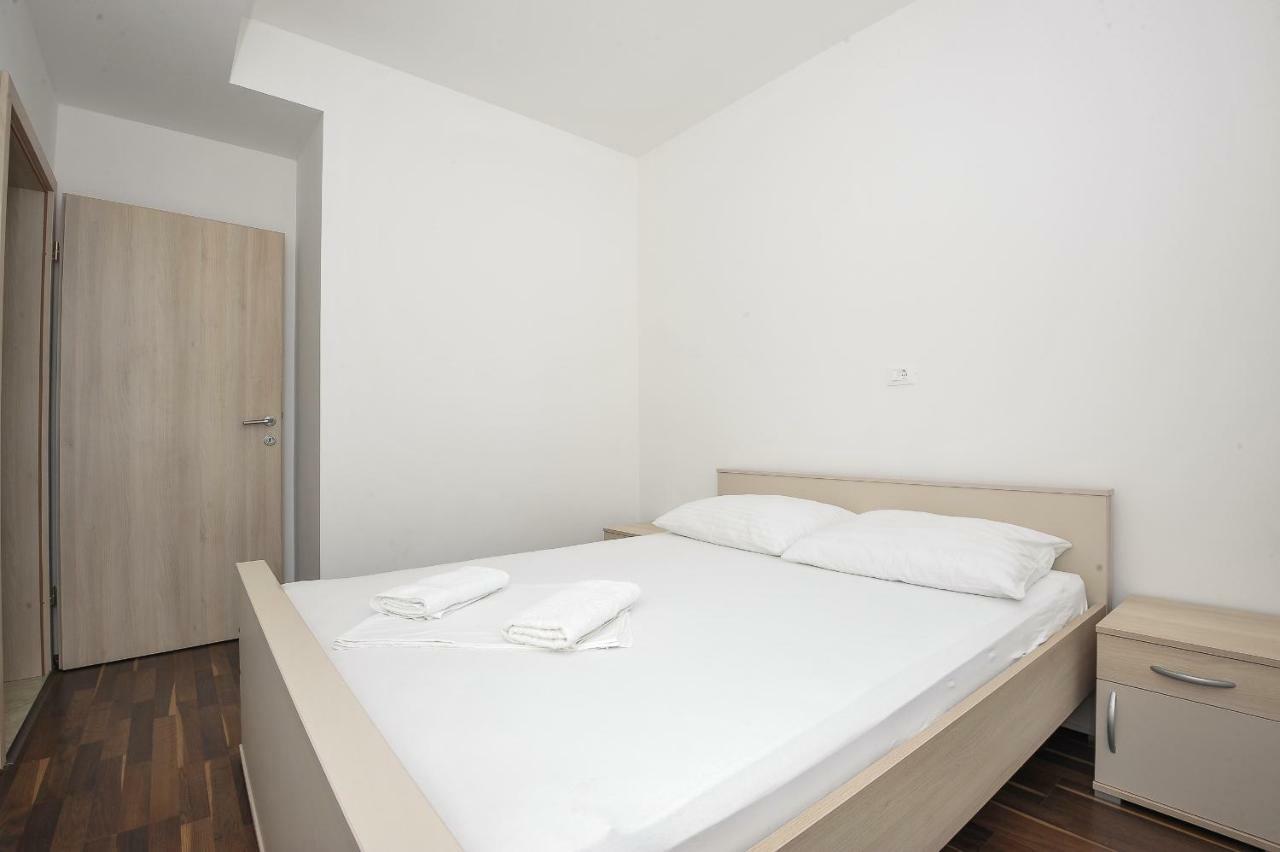 Apartmani Vrtlici Zdenka Stara Novalja Exterior photo